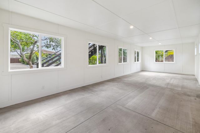 29 Hana Hwy, Paia, HI 96779