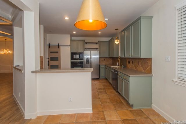 137 Conway Castle, New Braunfels, TX 78130