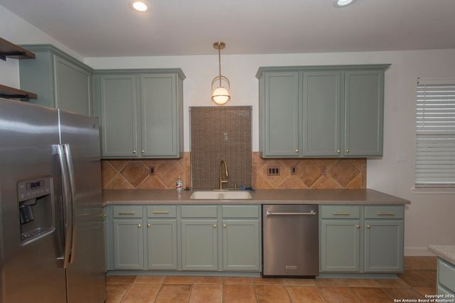 137 Conway Castle, New Braunfels, TX 78130