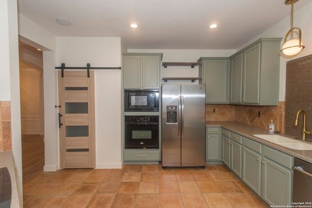 137 Conway Castle, New Braunfels, TX 78130