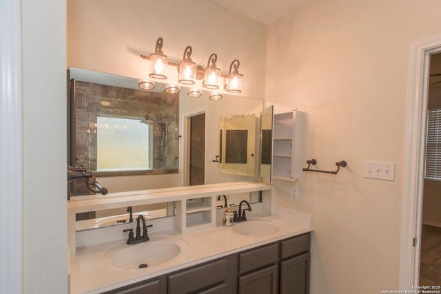 137 Conway Castle, New Braunfels, TX 78130