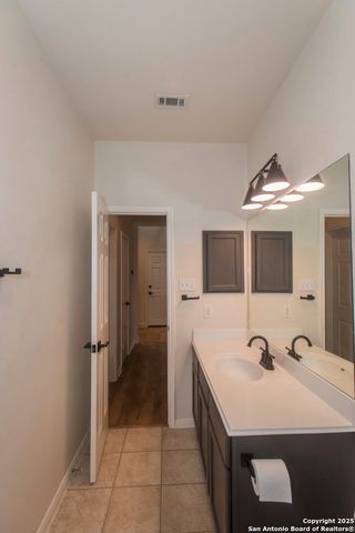 137 Conway Castle, New Braunfels, TX 78130