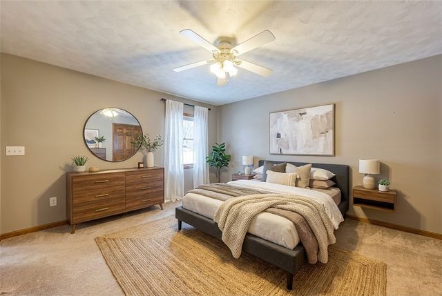 536 Lori Dr, Allegheny Twp, PA 15656