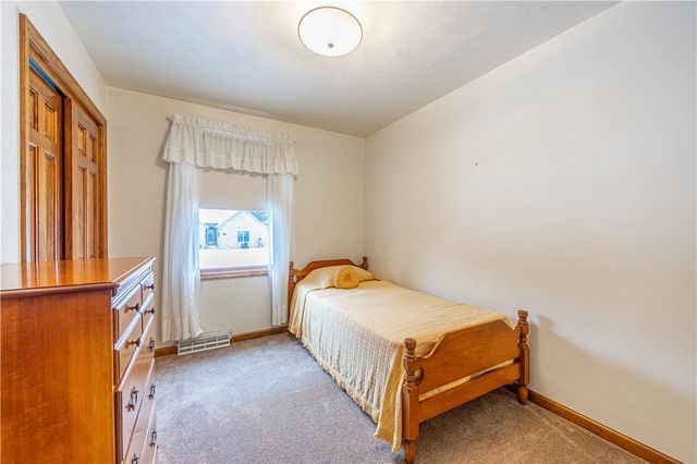 536 Lori Dr, Allegheny Twp, PA 15656