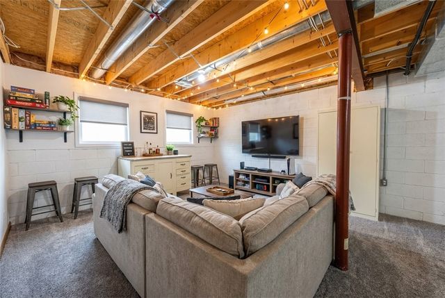 536 Lori Dr, Allegheny Twp, PA 15656