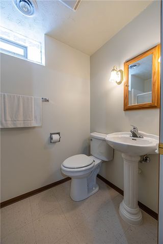 536 Lori Dr, Allegheny Twp, PA 15656