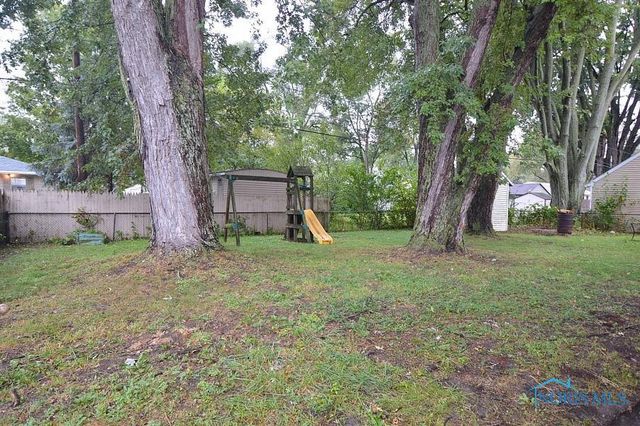 2113 Broadstone Road, Toledo, OH 43615