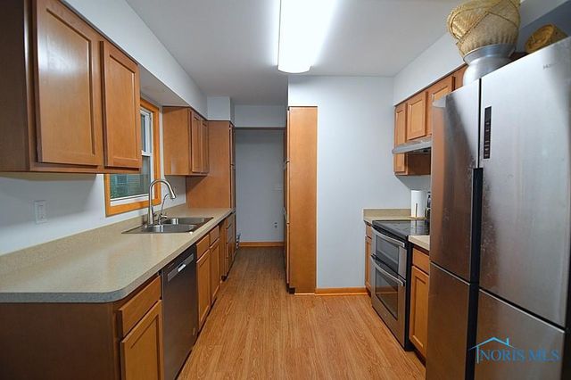 2113 Broadstone Road, Toledo, OH 43615