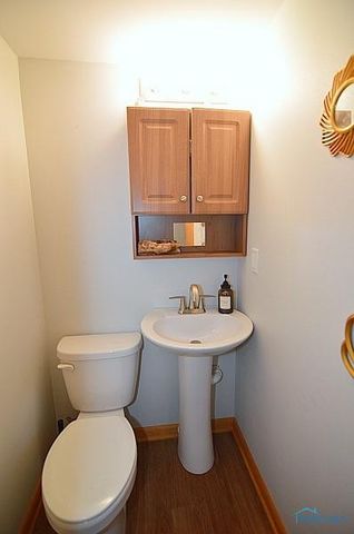 2113 Broadstone Road, Toledo, OH 43615