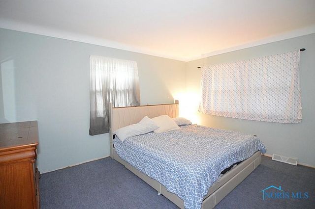 2113 Broadstone Road, Toledo, OH 43615