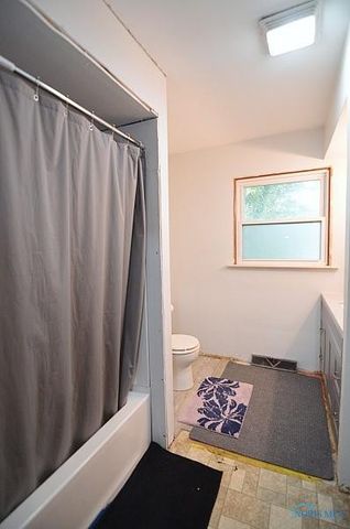 2113 Broadstone Road, Toledo, OH 43615