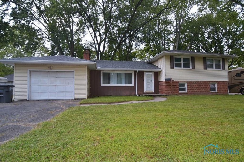 2113 Broadstone Road, Toledo, OH 43615