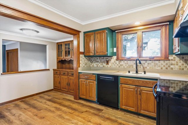 N70W5886 Bridge ROAD, Cedarburg, WI 53012