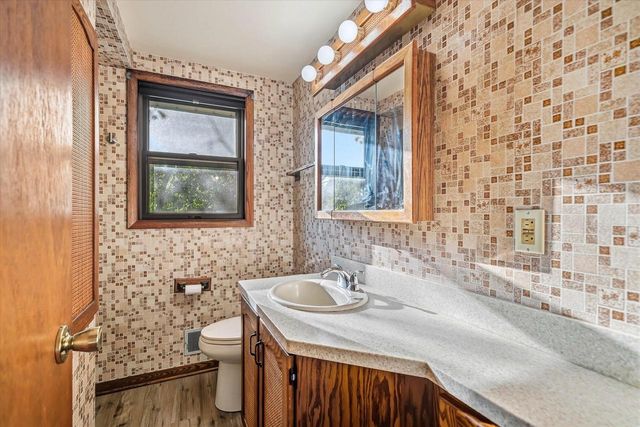 N70W5886 Bridge ROAD, Cedarburg, WI 53012