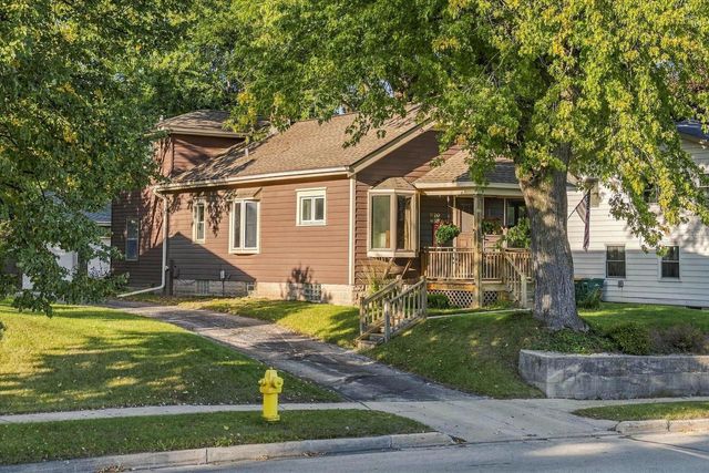 N70W5886 Bridge ROAD, Cedarburg, WI 53012