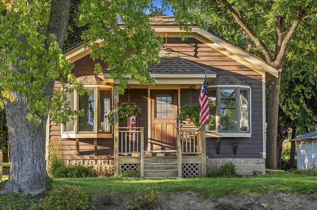 N70W5886 Bridge ROAD, Cedarburg, WI 53012