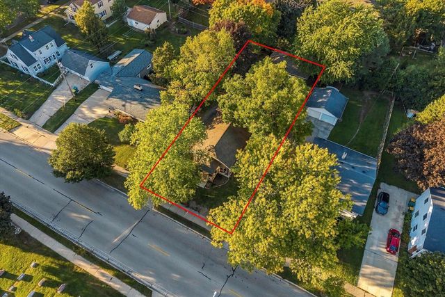 N70W5886 Bridge ROAD, Cedarburg, WI 53012