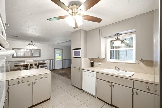 993 County Road 2271, Cleveland, TX 77327