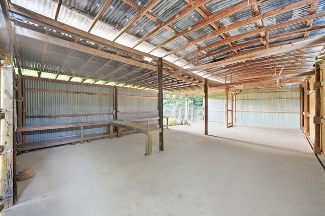 993 County Road 2271, Cleveland, TX 77327