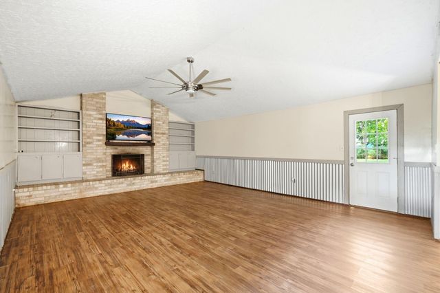 993 County Road 2271, Cleveland, TX 77327