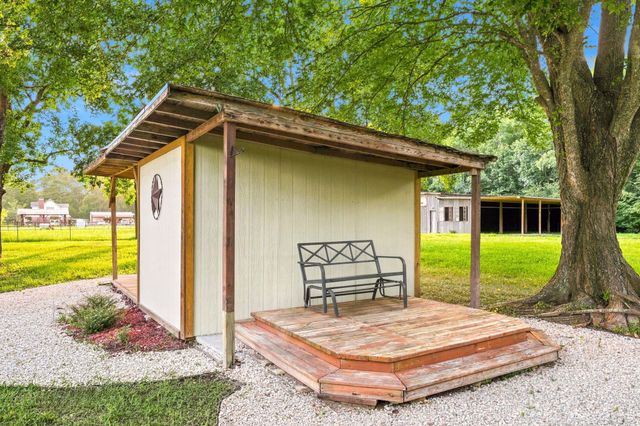 993 County Road 2271, Cleveland, TX 77327