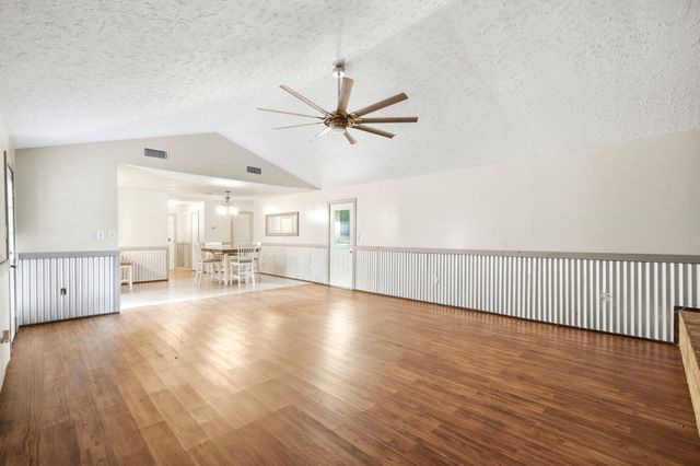993 County Road 2271, Cleveland, TX 77327