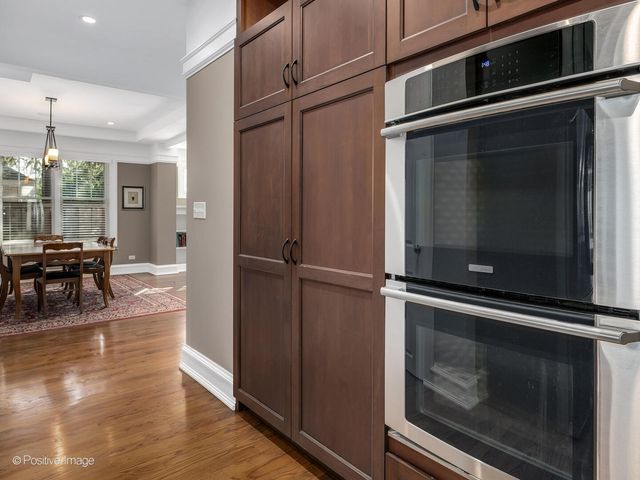 333 Kenmore Avenue, Elmhurst, IL 60126