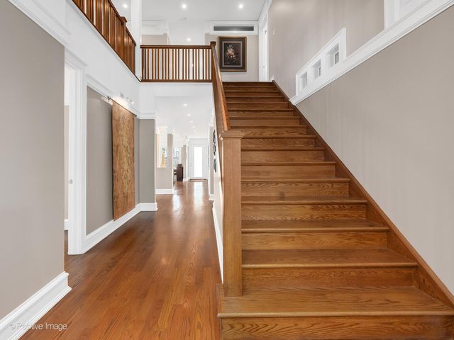 333 Kenmore Avenue, Elmhurst, IL 60126