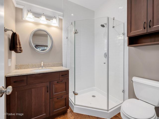 333 Kenmore Avenue, Elmhurst, IL 60126