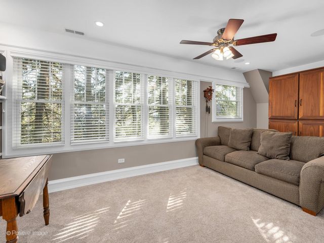 333 Kenmore Avenue, Elmhurst, IL 60126