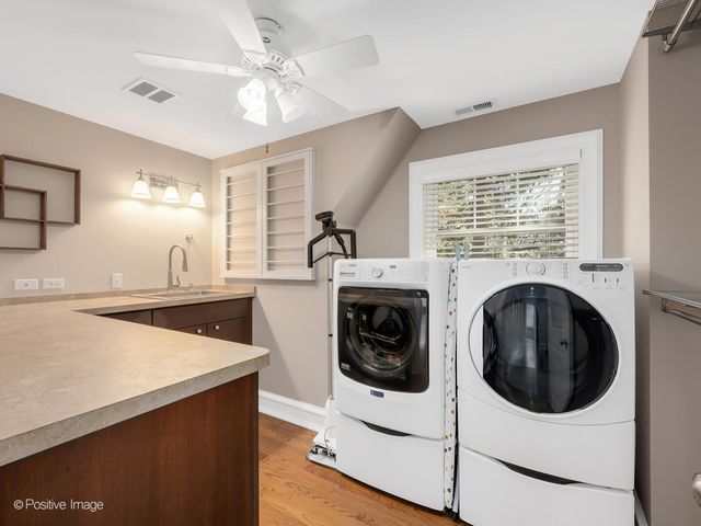 333 Kenmore Avenue, Elmhurst, IL 60126