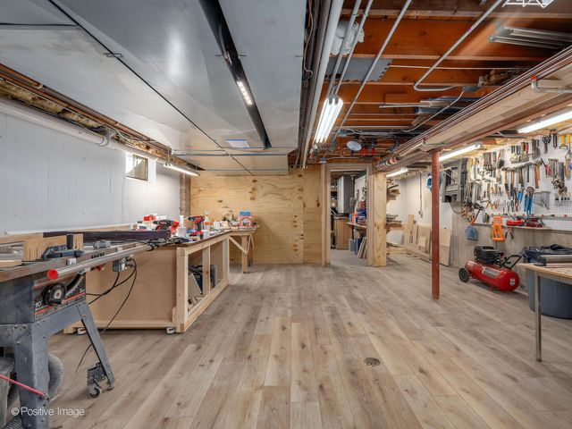 333 Kenmore Avenue, Elmhurst, IL 60126