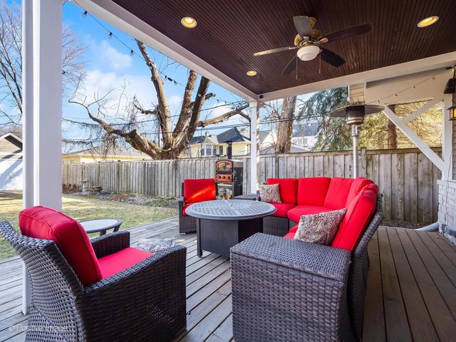 333 Kenmore Avenue, Elmhurst, IL 60126