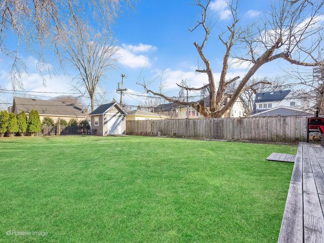 333 Kenmore Avenue, Elmhurst, IL 60126