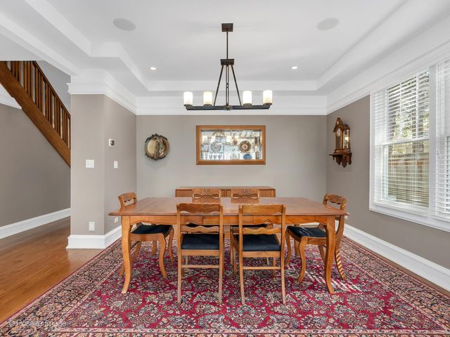 333 Kenmore Avenue, Elmhurst, IL 60126