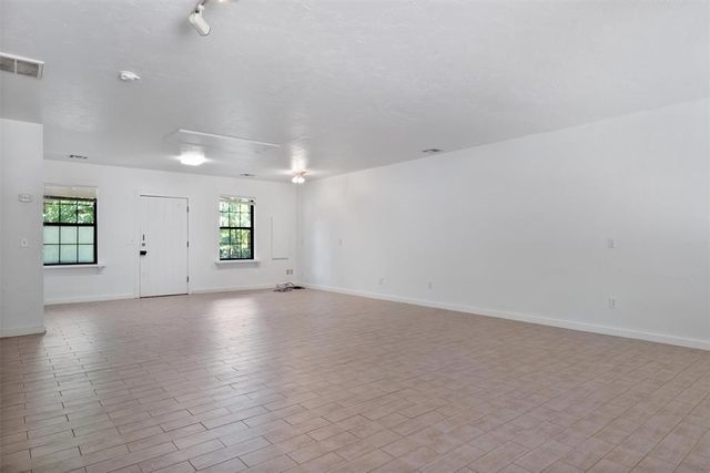 1600 E Covell Road, Edmond, OK 73034