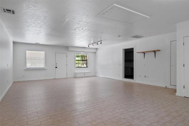 1600 E Covell Road, Edmond, OK 73034