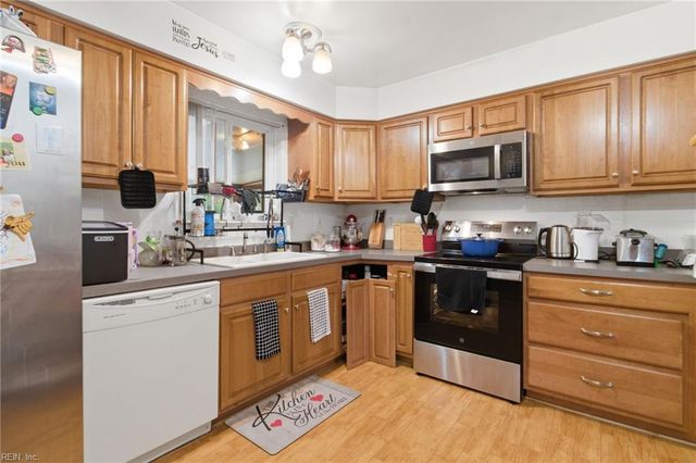 505 Scarborough DR, Chesapeake, VA 23322