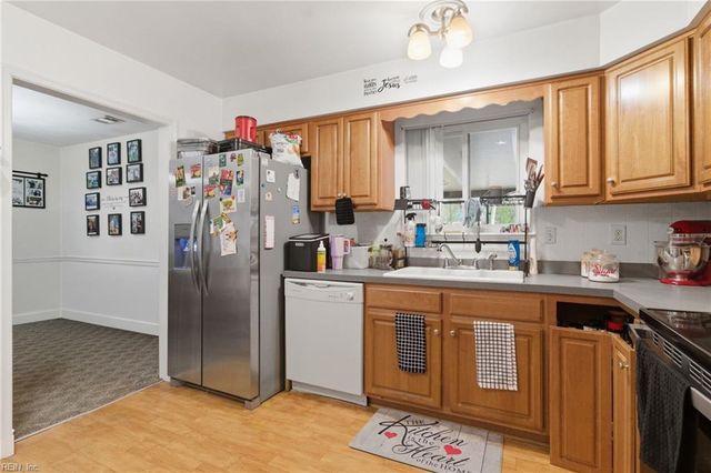 505 Scarborough DR, Chesapeake, VA 23322