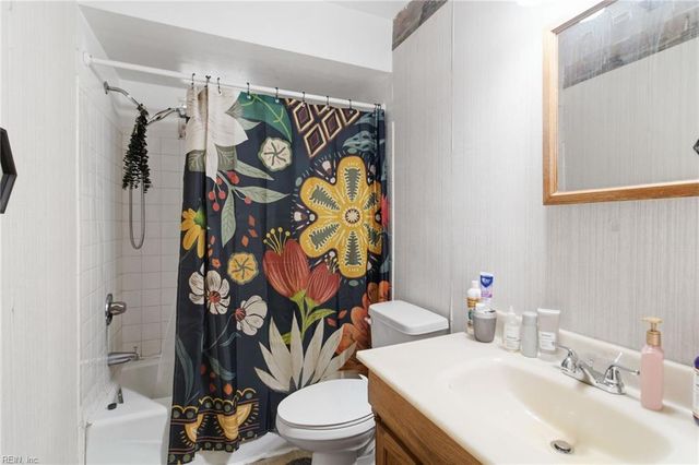 505 Scarborough DR, Chesapeake, VA 23322