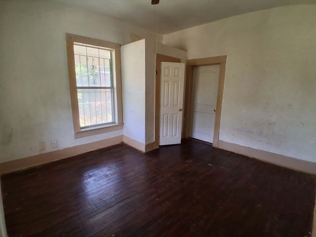 3222 Garden Lane, Dallas, TX 75215