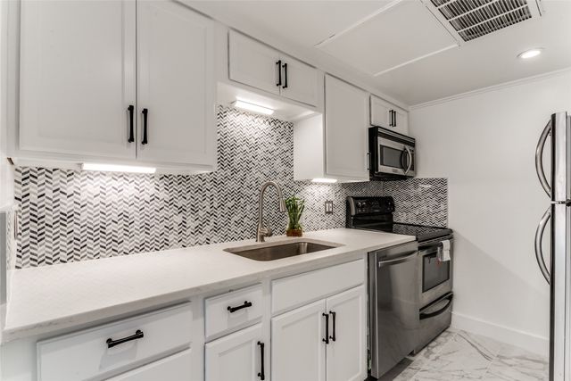2725 Hood Street 110, Dallas, TX 75219