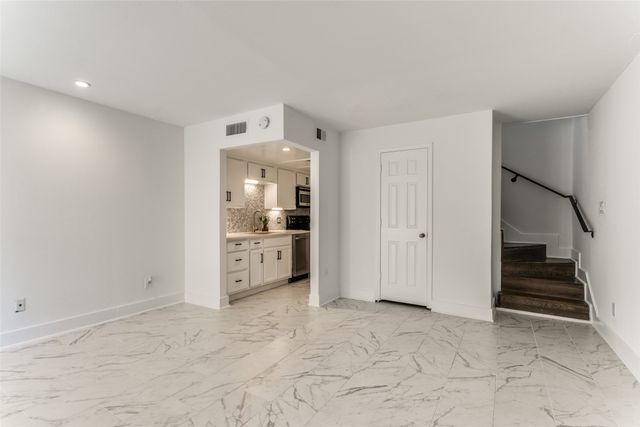 2725 Hood Street 110, Dallas, TX 75219