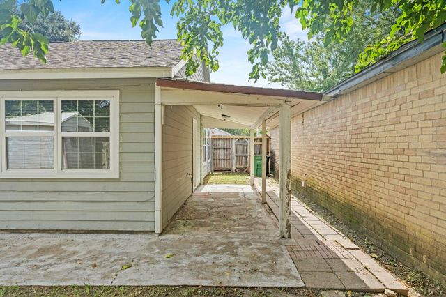7535 Log Cradle Drive, Houston, TX 77041