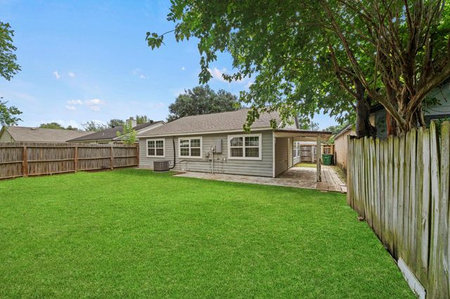7535 Log Cradle Drive, Houston, TX 77041