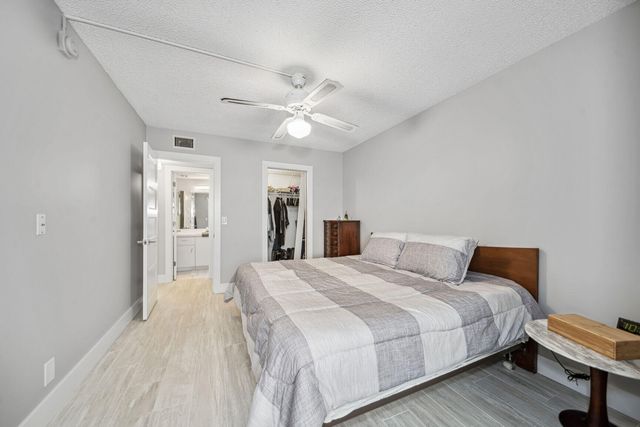 364 WELLINGTON J, West Palm Beach, FL 33417