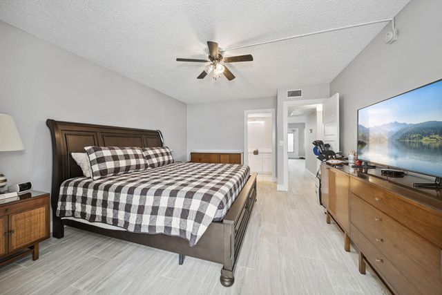 364 WELLINGTON J, West Palm Beach, FL 33417