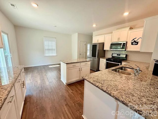 13023 Newburgh Green Drive, Charlotte, NC 28273