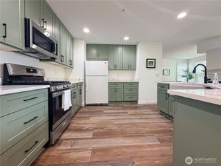12208 NE 24th Street #124, Bellevue, WA 98005