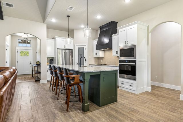 2013 Bedford Court, Weatherford, TX 76088